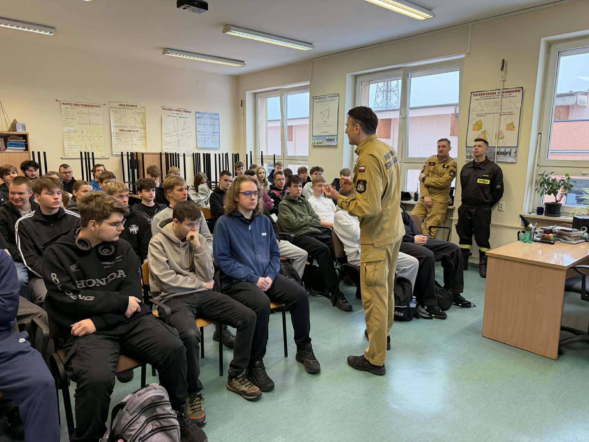 843b4dca-36db-4970-89ff-f165545b41da-(1)